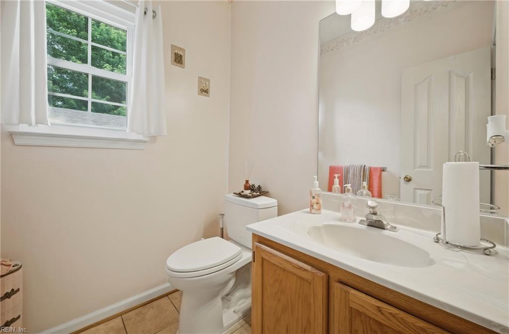 831 Holbrook Dr Property Photo 20