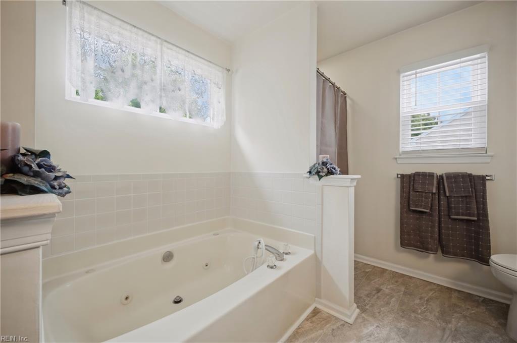 831 Holbrook Dr Property Photo 35