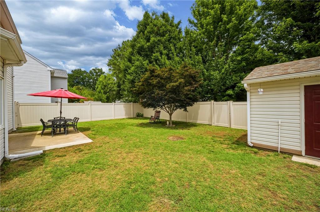 831 Holbrook Dr Property Photo 40