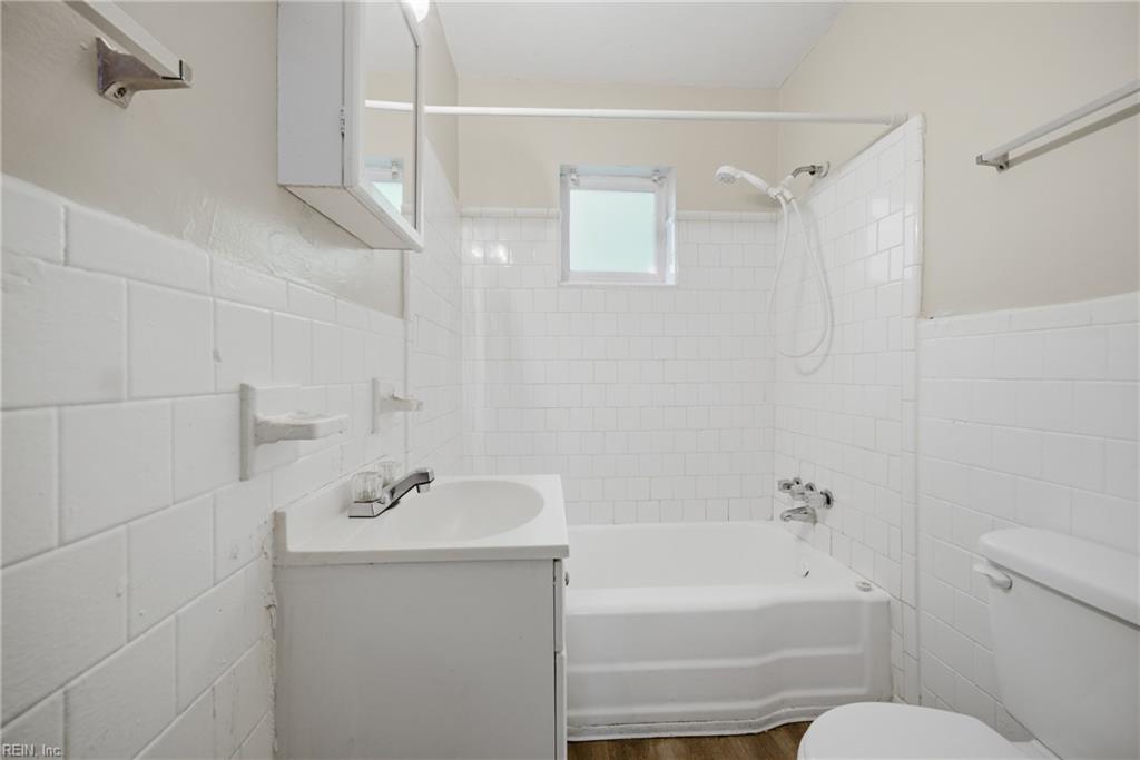 410 W 28th St Property Photo 12