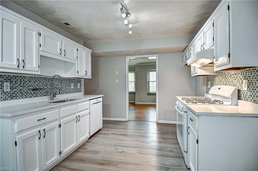 1820 Castleton Ct Property Photo 18