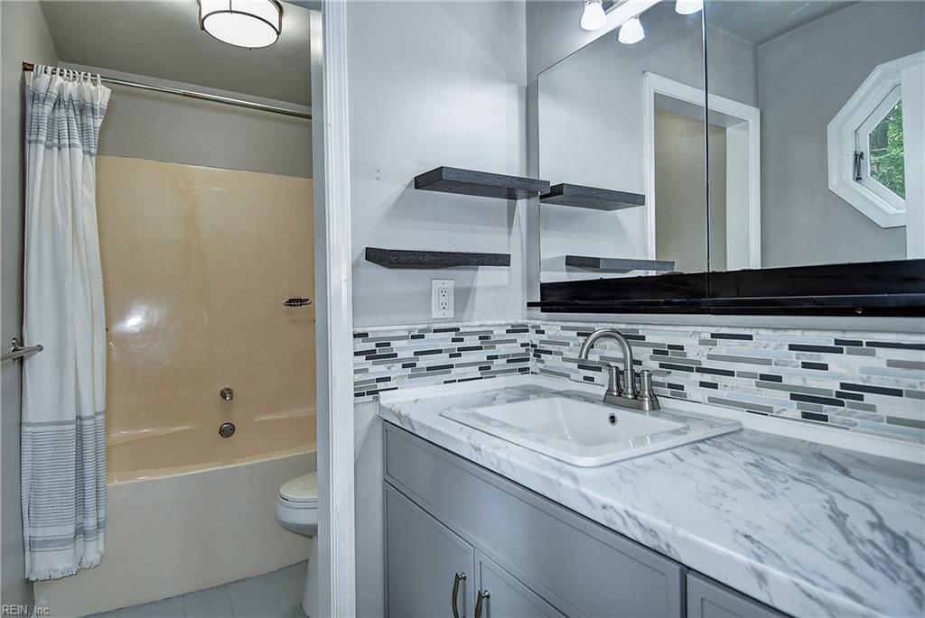 1820 Castleton Ct Property Photo 35