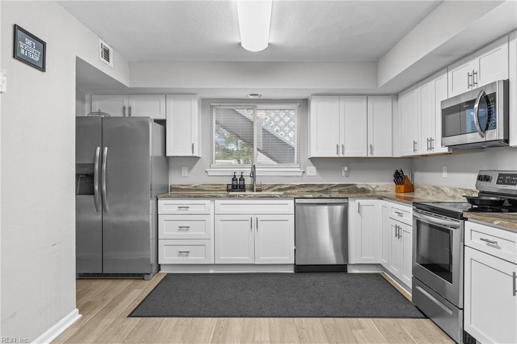 4021 Foxwood Dr Property Photo 8