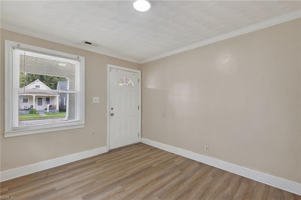 1220 32nd St Property Photo 6