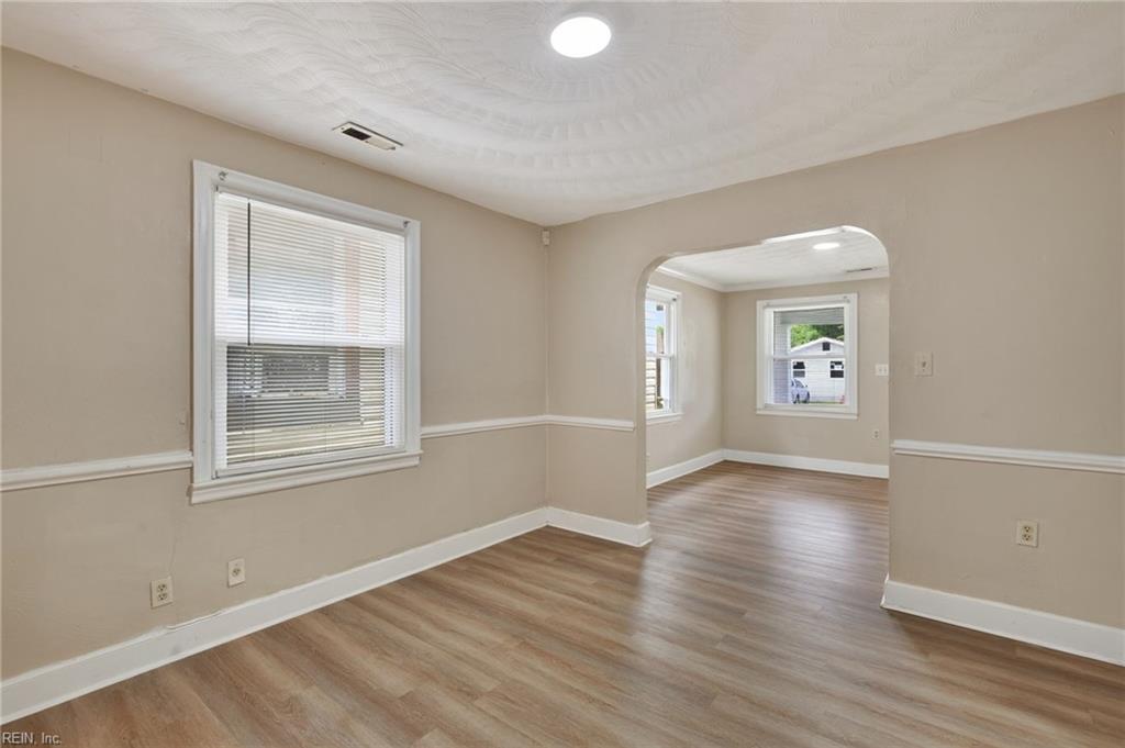 1220 32nd St Property Photo 8