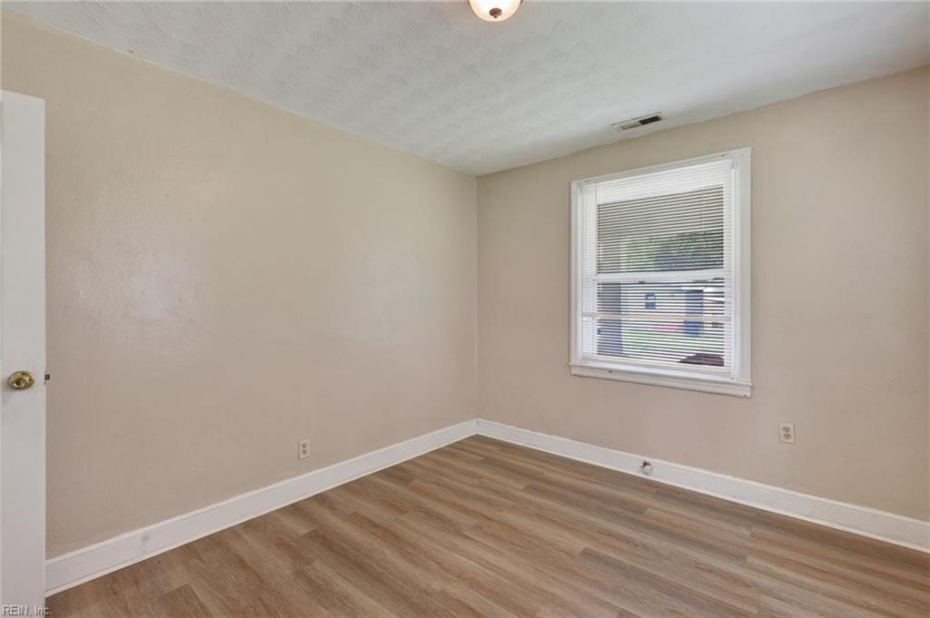 1220 32nd St Property Photo 12