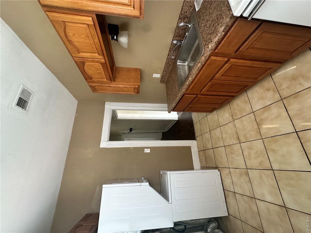710 Dinwiddie St Property Photo 4