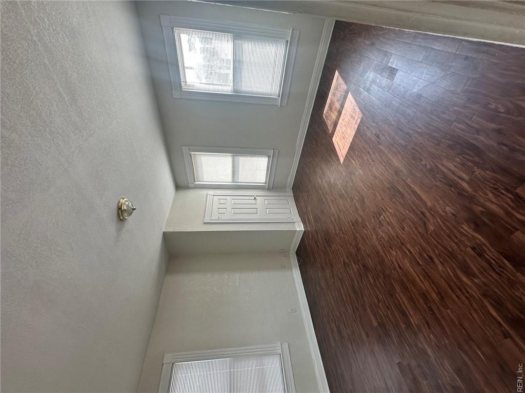 710 Dinwiddie St Property Photo 10