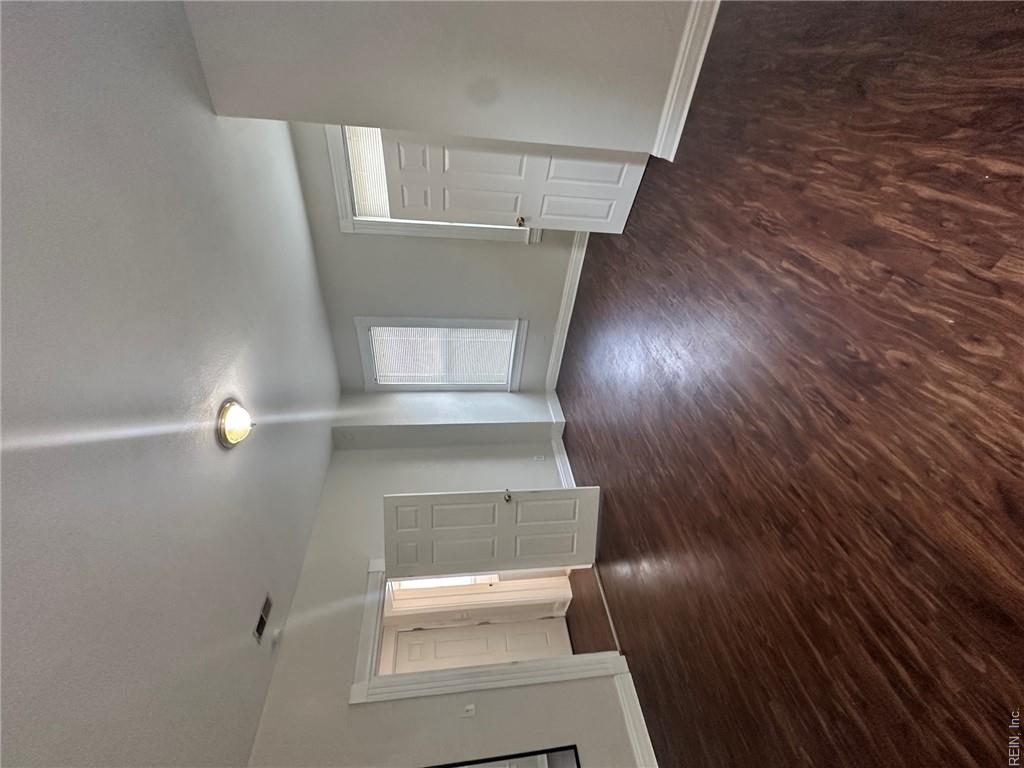 710 Dinwiddie St Property Photo 11