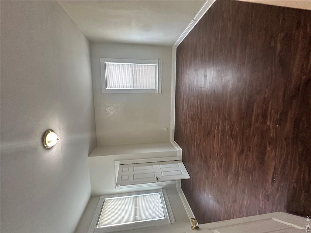 710 Dinwiddie St Property Photo 15
