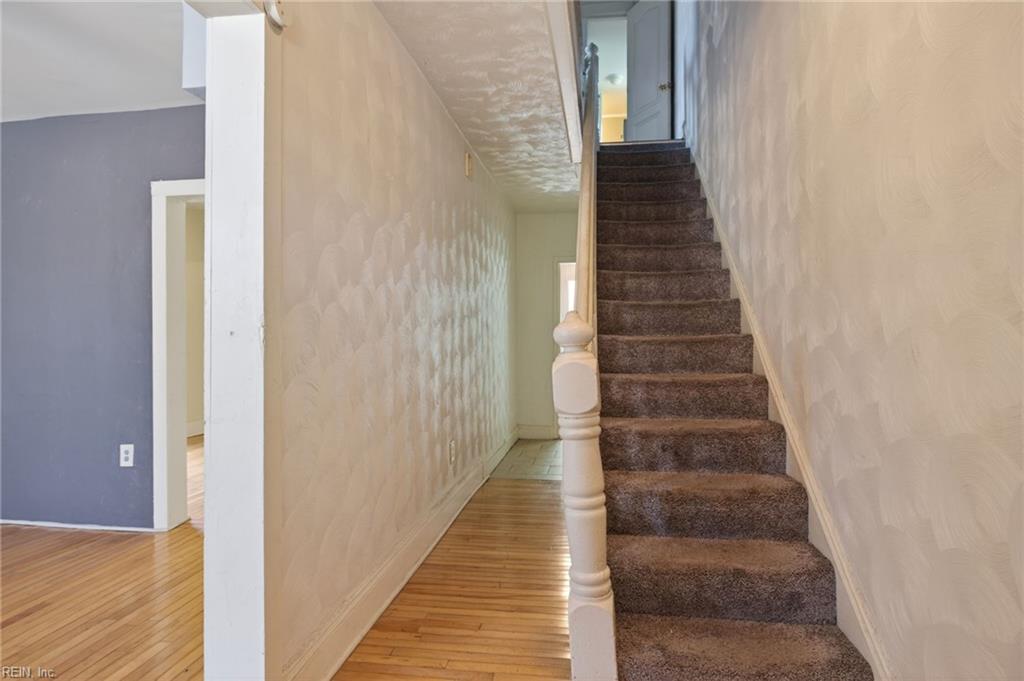1110 35th St Property Photo 5