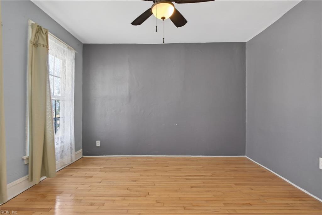 1110 35th St Property Photo 6