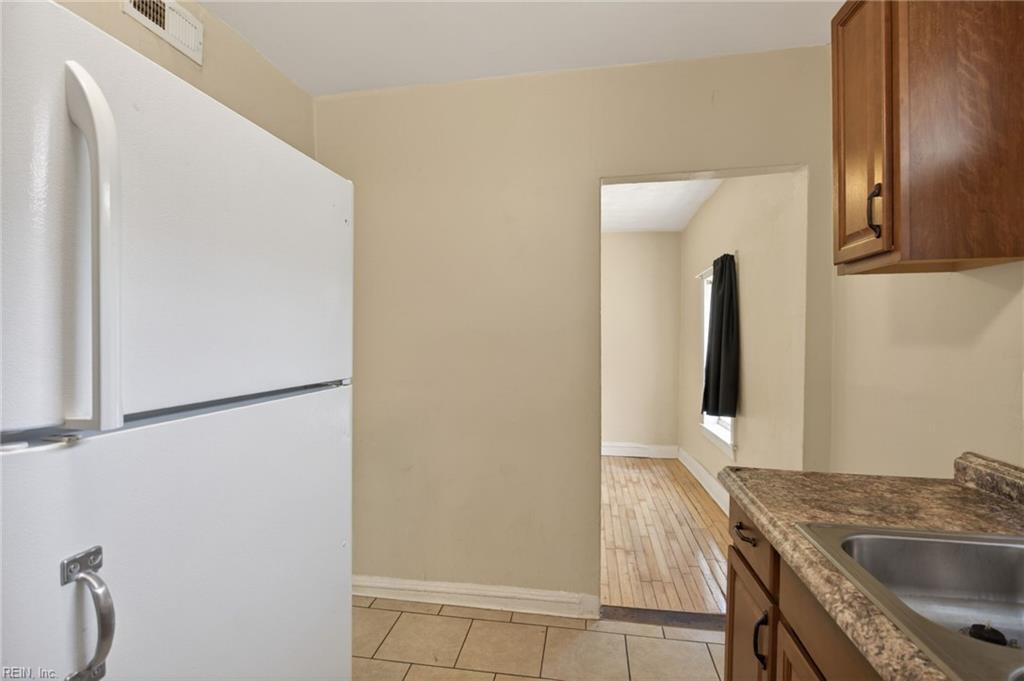 1110 35th St Property Photo 11