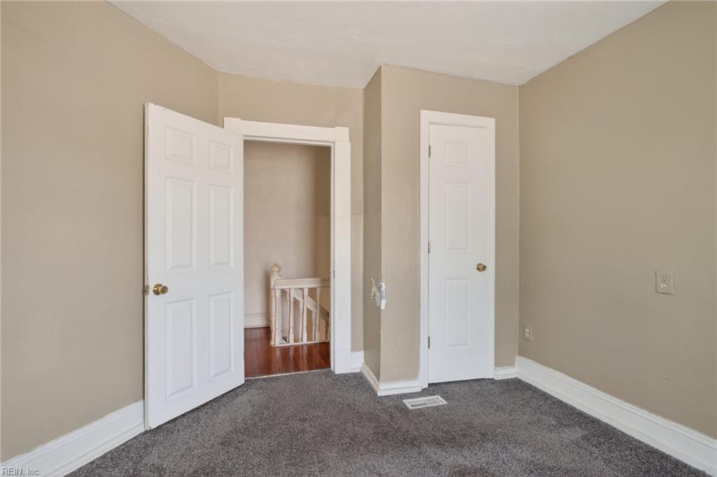 1110 35th St Property Photo 16