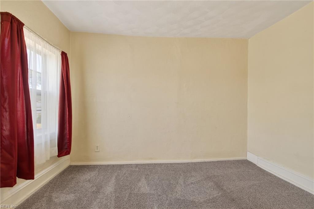 1110 35th St Property Photo 17