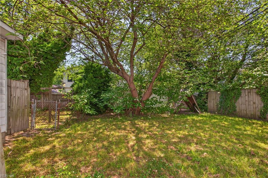 1110 35th St Property Photo 20