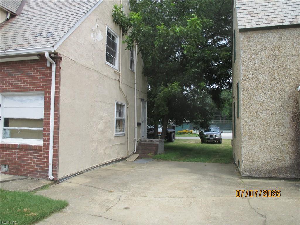 10202 Warwick Blvd Property Photo 6