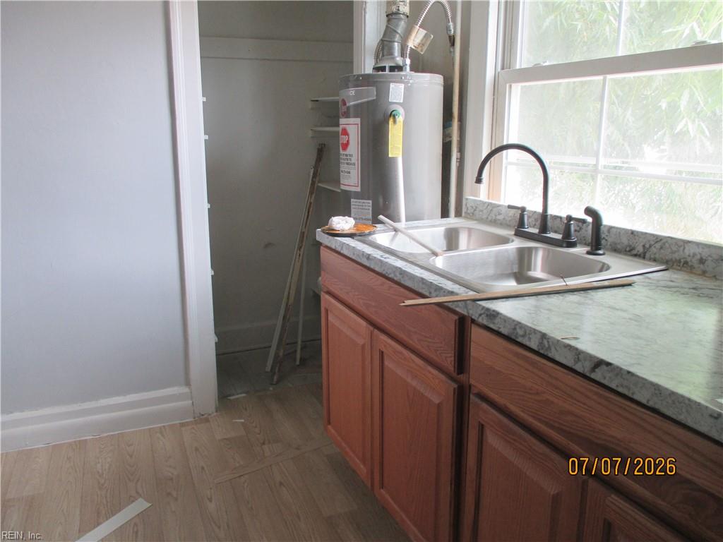 10202 Warwick Blvd Property Photo 8