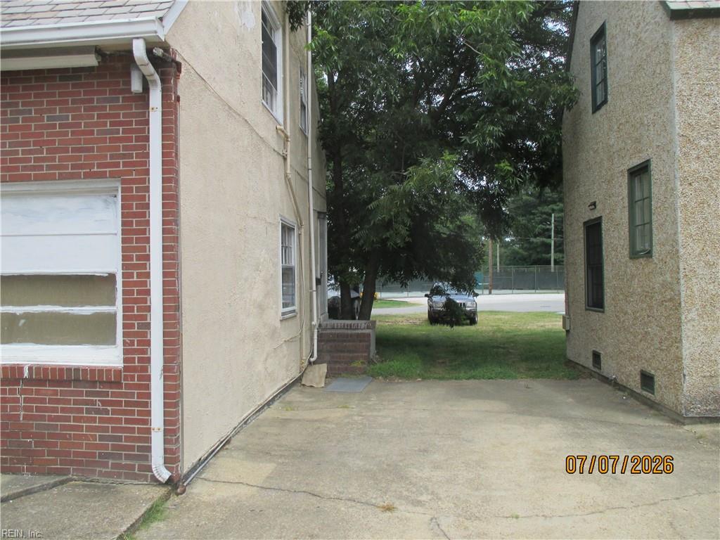 10202 Warwick Blvd Property Photo 12