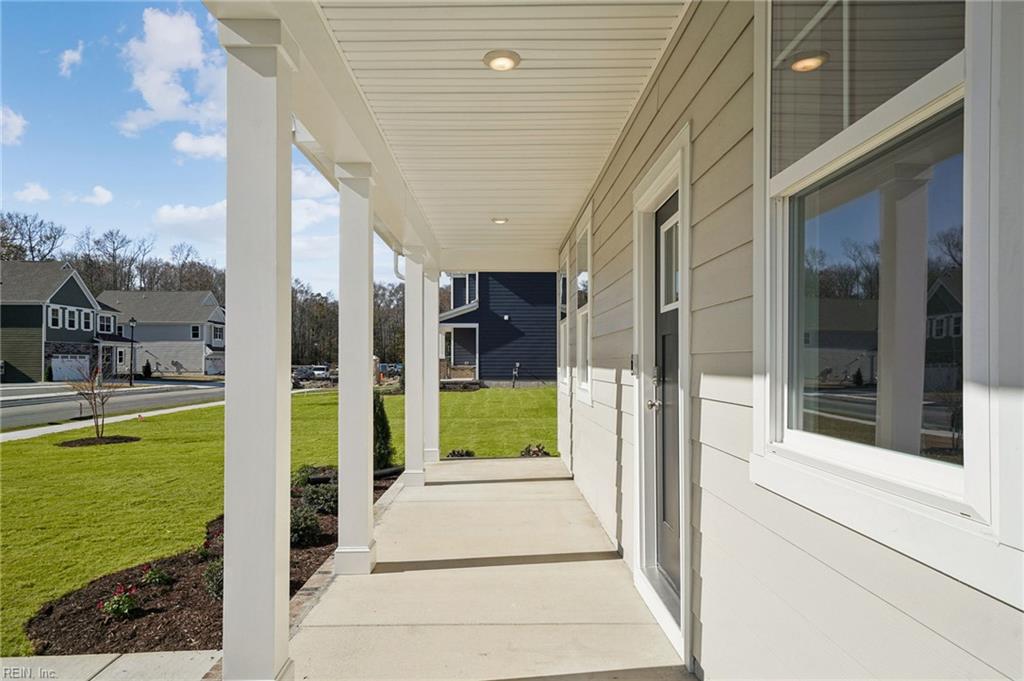 1007 Eastport Pl Property Photo 2