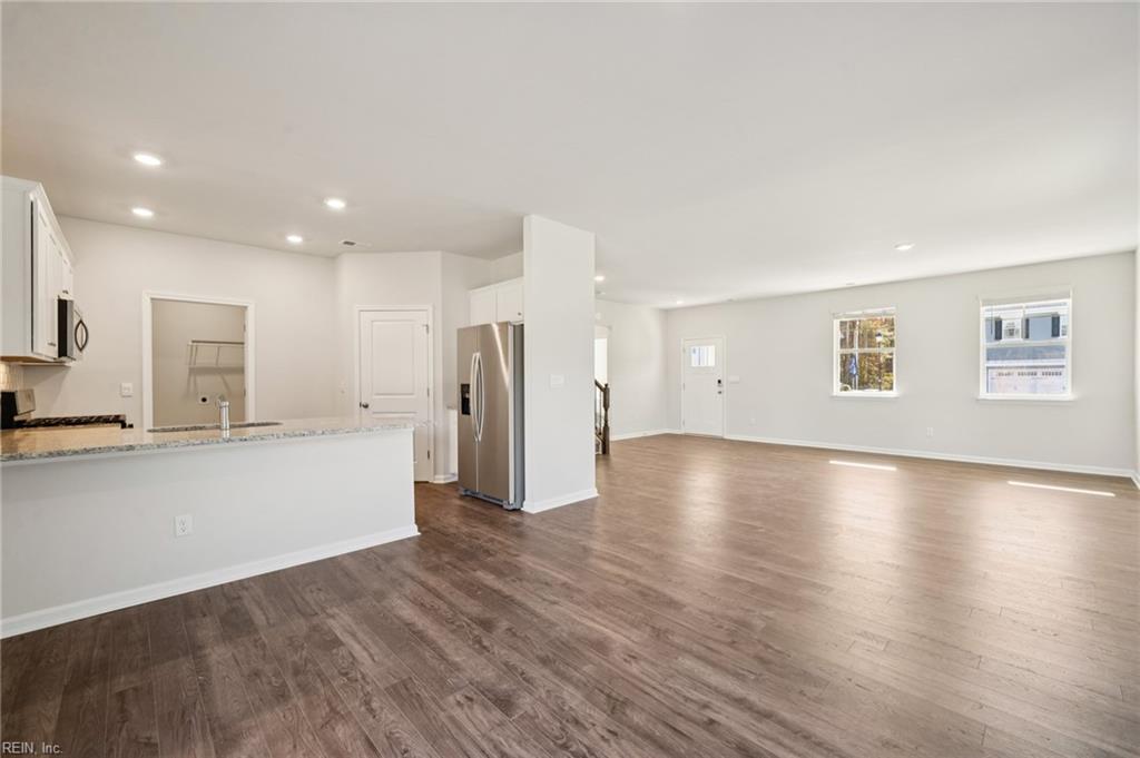1007 Eastport Pl Property Photo 11