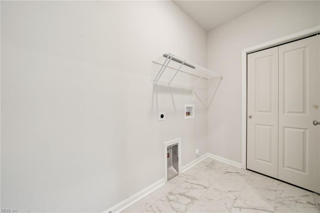 1007 Eastport Pl Property Photo 16
