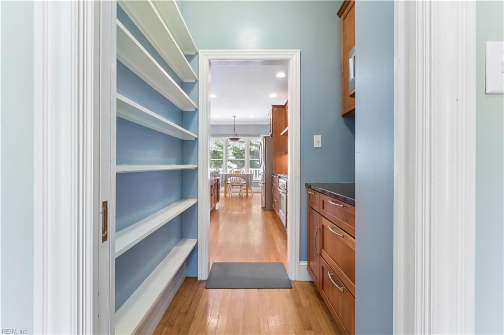 11141 Royal Ln Property Photo 6