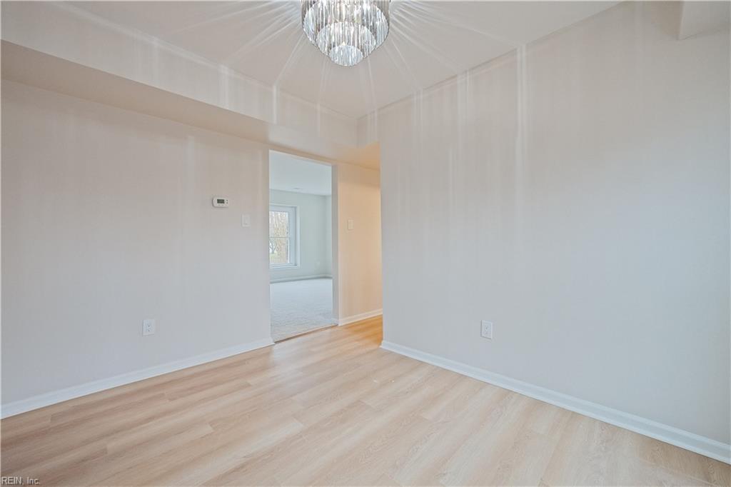 171 King Richard Pl Property Photo 11