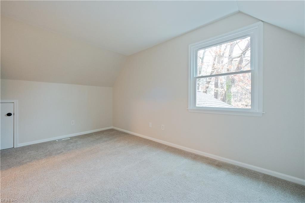 171 King Richard Pl Property Photo 20