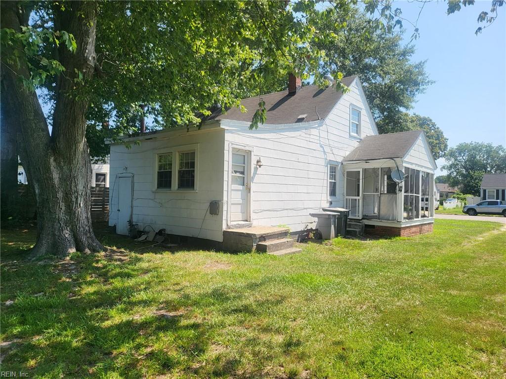 415 Hampton Roads Ave Property Photo 3
