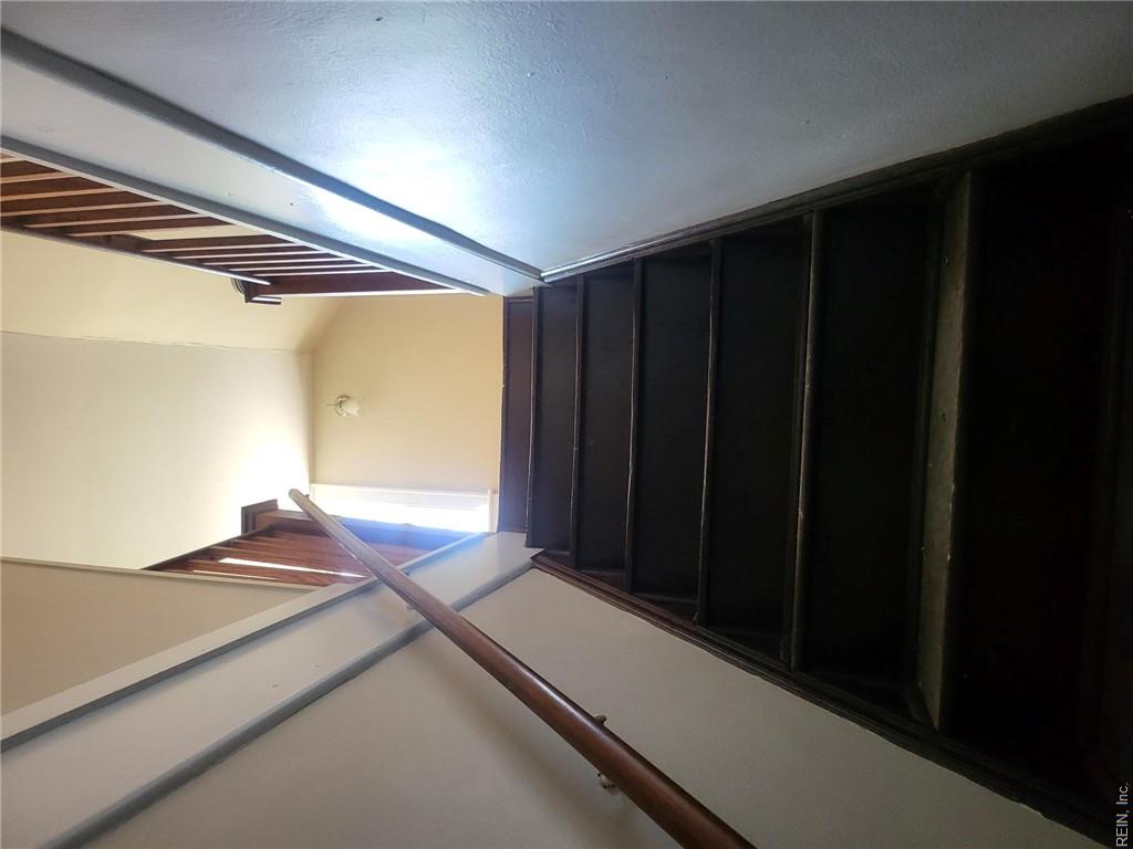 415 Hampton Roads Ave Property Photo 18