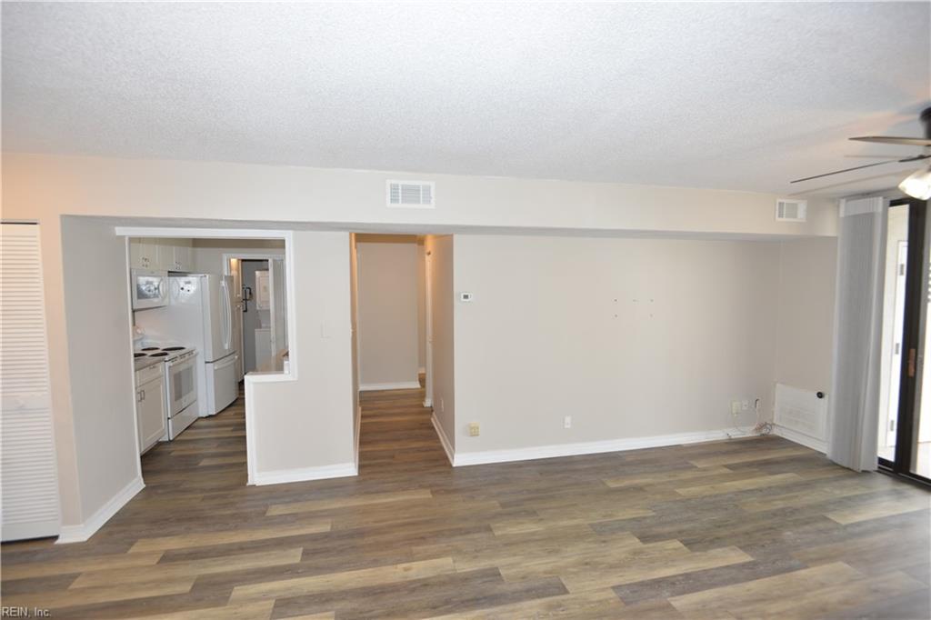 3288 Page Ave Property Photo 8