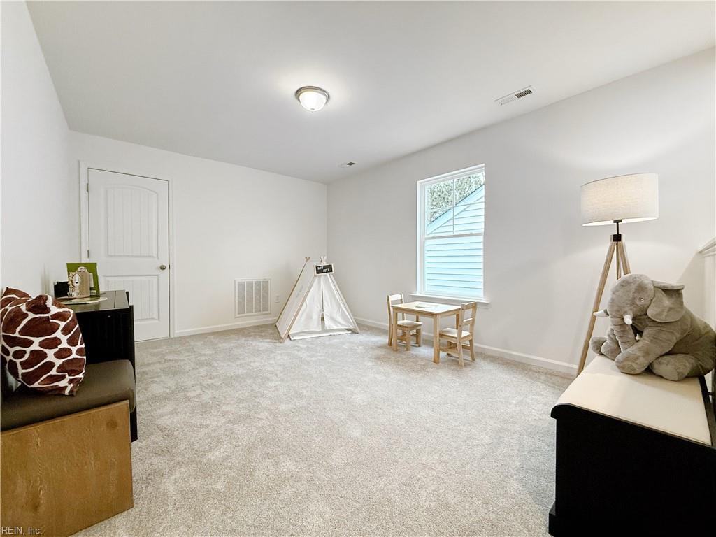 1529 Waltham Ln Property Photo 21