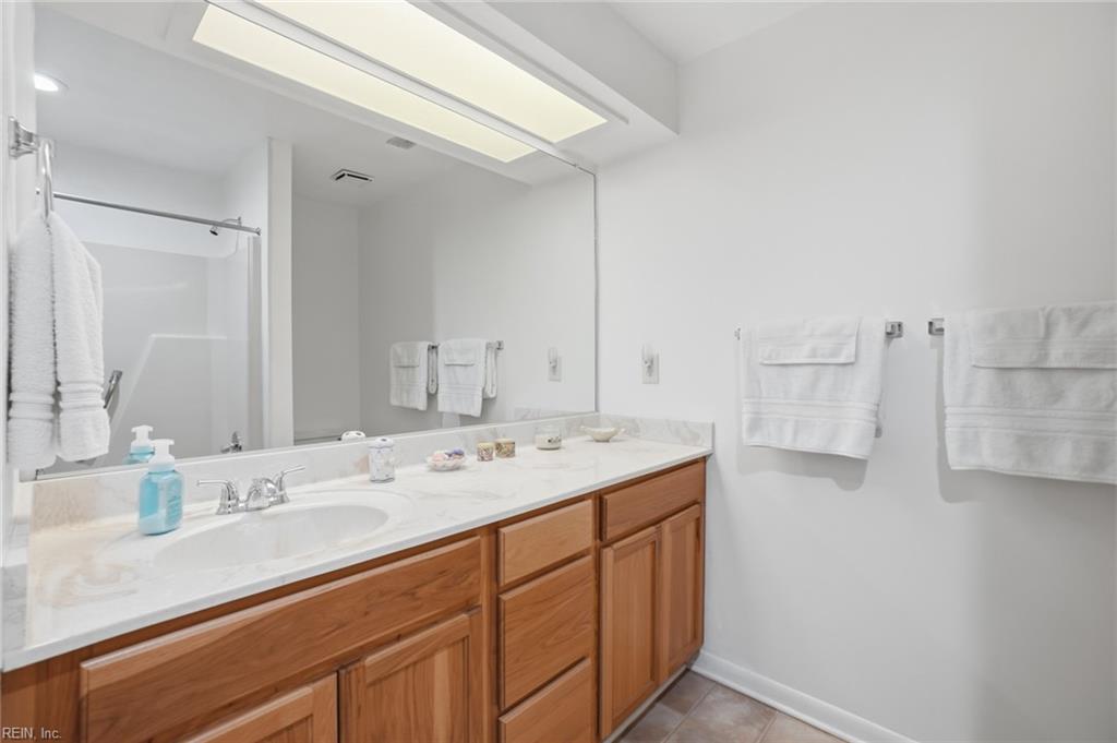 2410 Loran Ct Property Photo 13