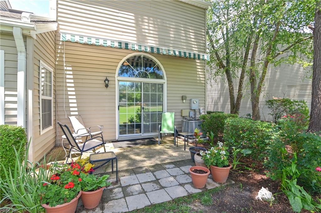 1137 Cypress Point Way Property Photo 4