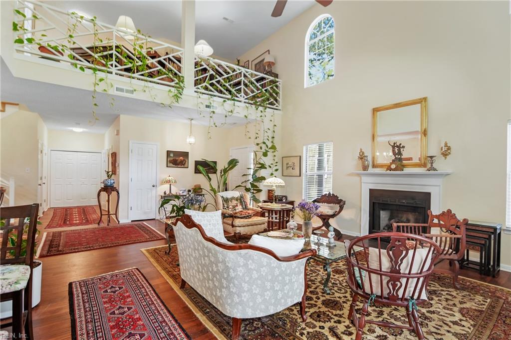 1137 Cypress Point Way Property Photo 8