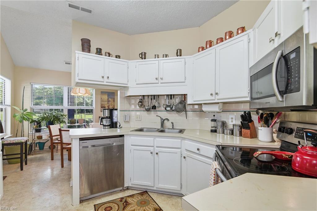 1137 Cypress Point Way Property Photo 12