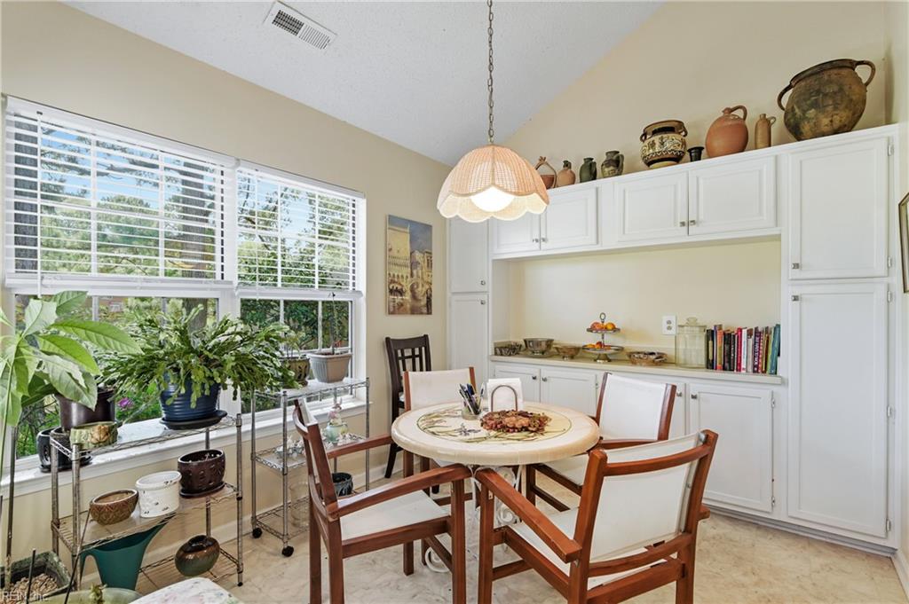 1137 Cypress Point Way Property Photo 13