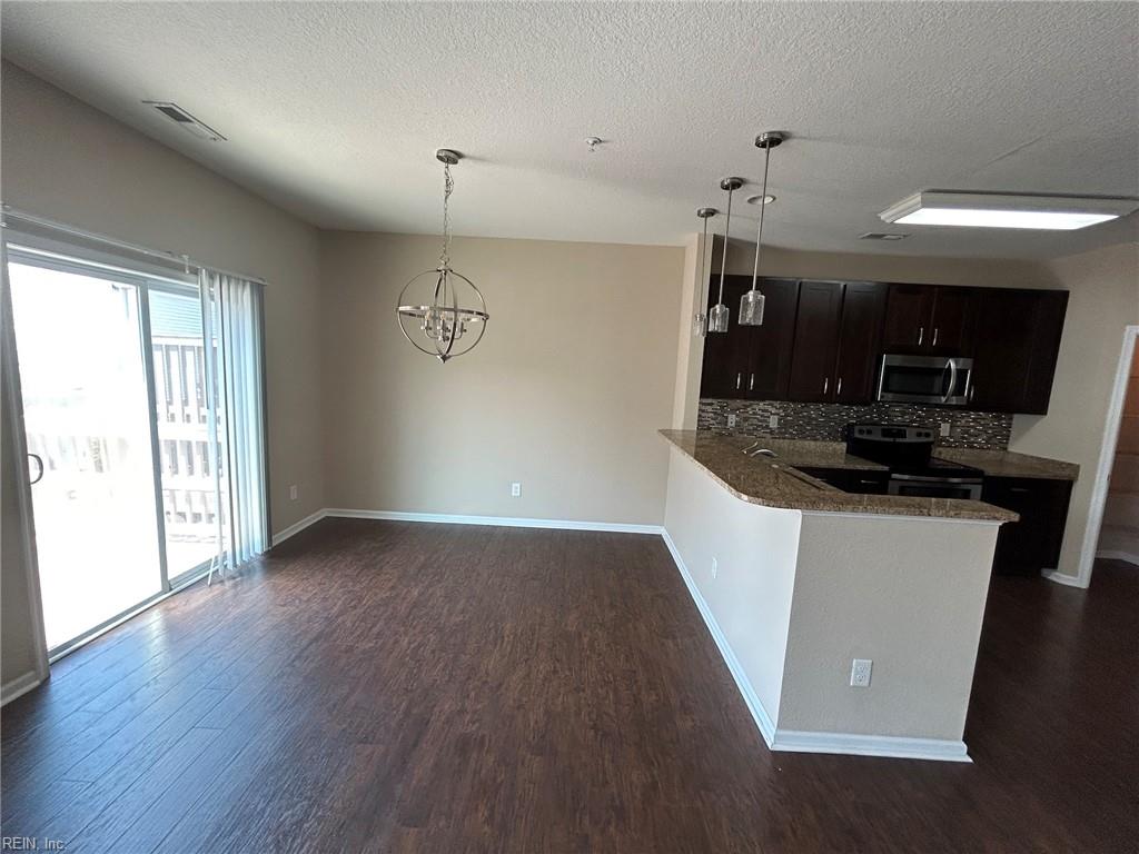 4933 Travertine Ave Property Photo 7
