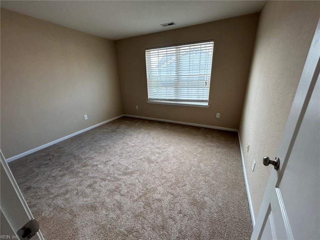 4933 Travertine Ave Property Photo 16
