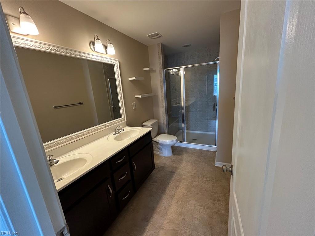 4933 Travertine Ave Property Photo 22