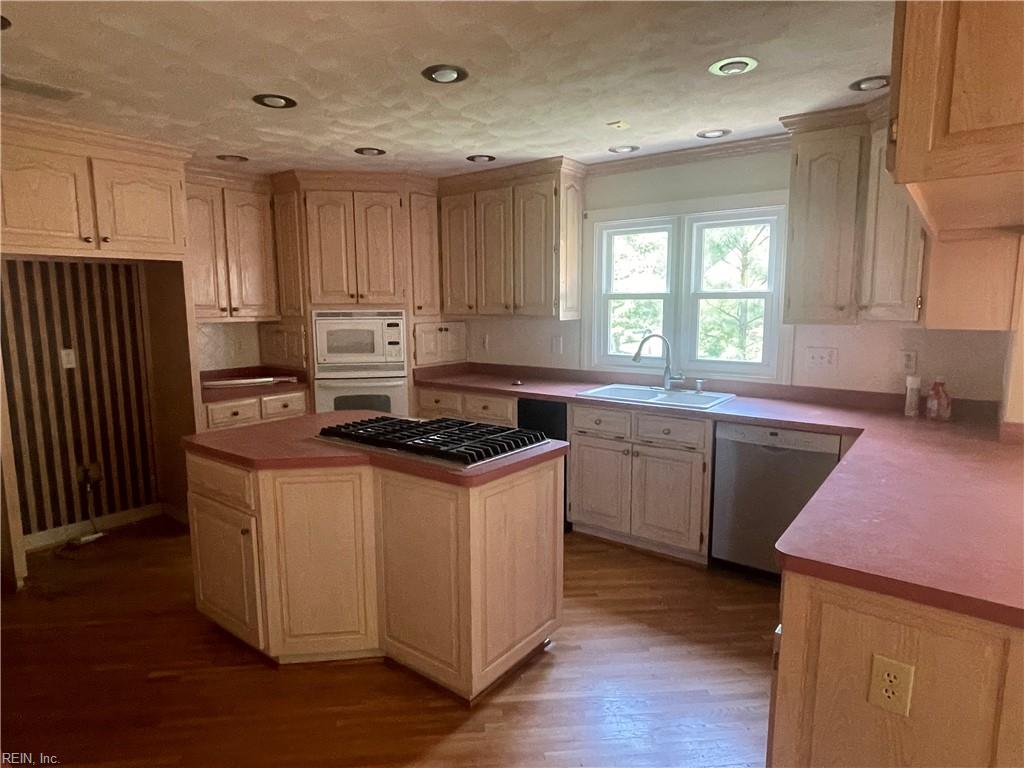 804 River Strand Property Photo 28