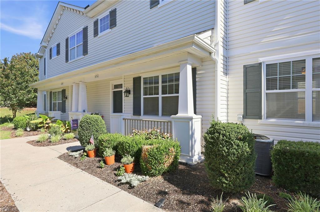 4376 Turnworth Arch Property Photo 3