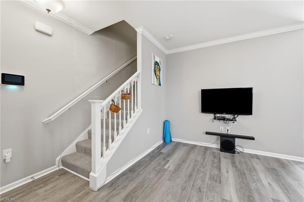 4376 Turnworth Arch Property Photo 6