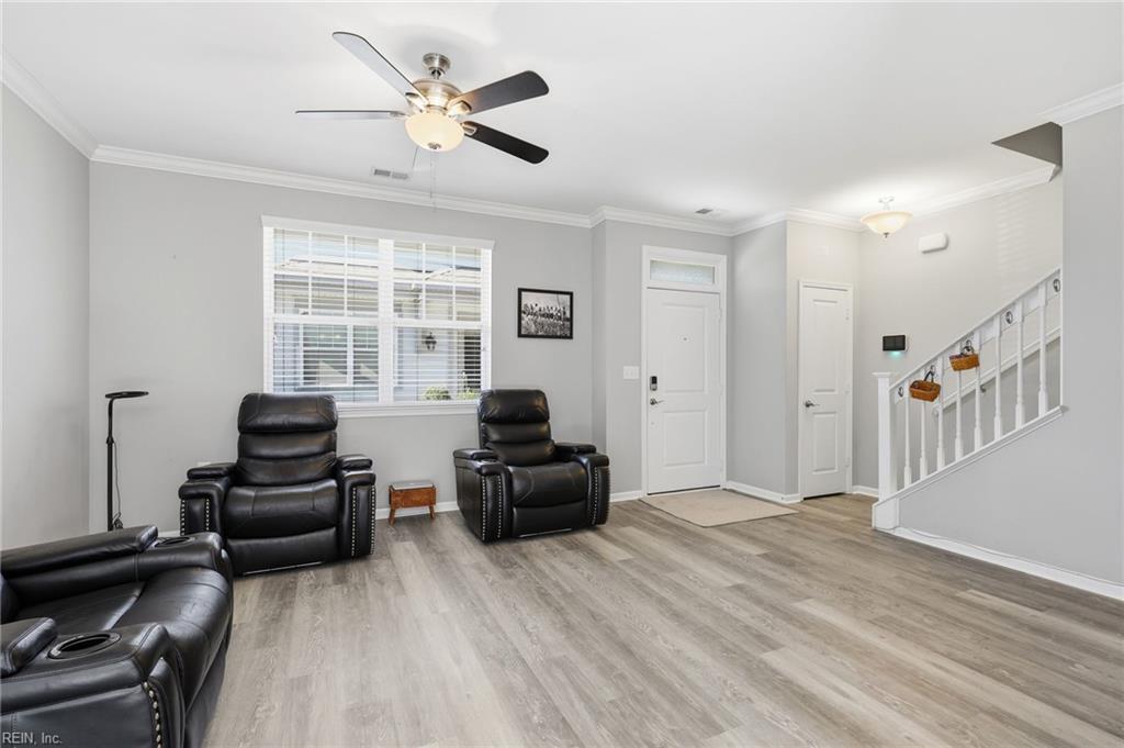 4376 Turnworth Arch Property Photo 9