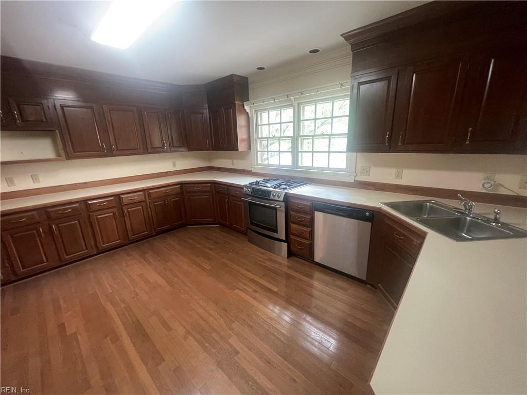 625 Mowbray Arch Property Photo 16