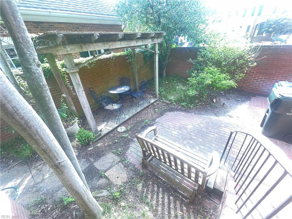 625 Mowbray Arch Property Photo 28
