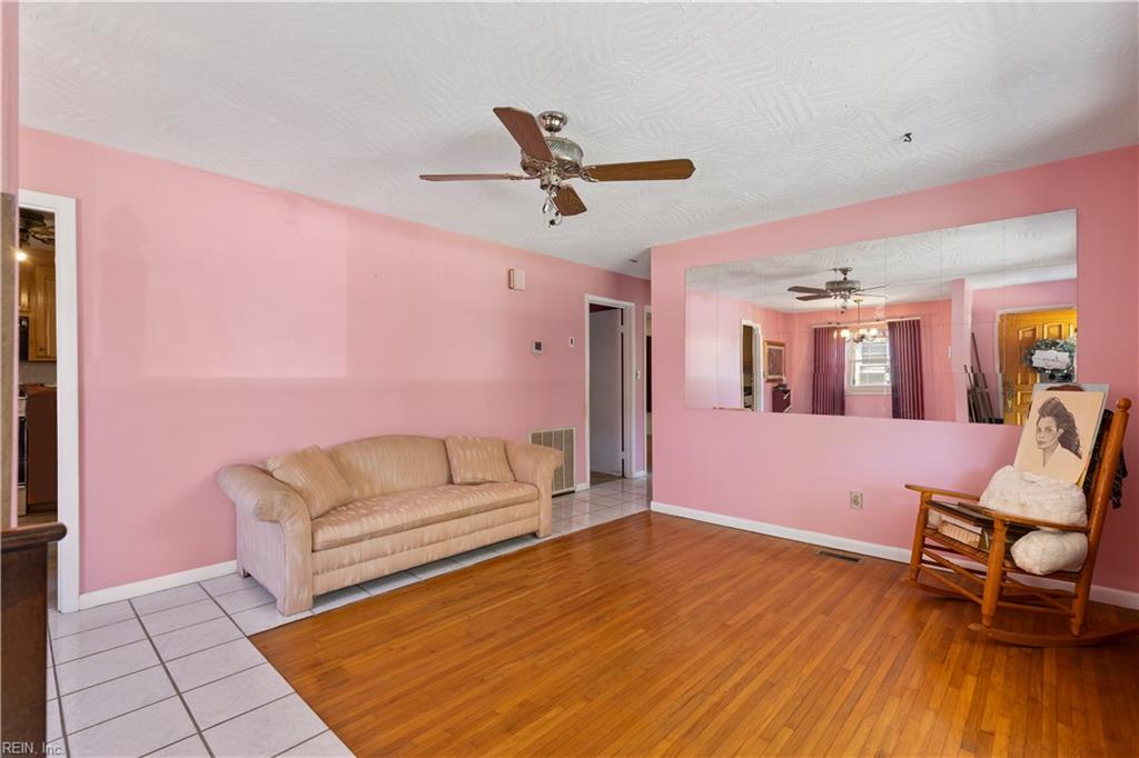 121 Settlers Landing Rd Property Photo 2