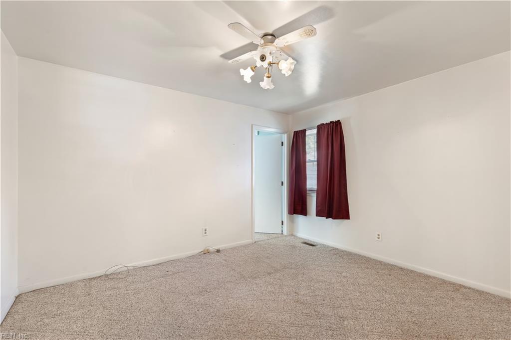 121 Settlers Landing Rd Property Photo 4