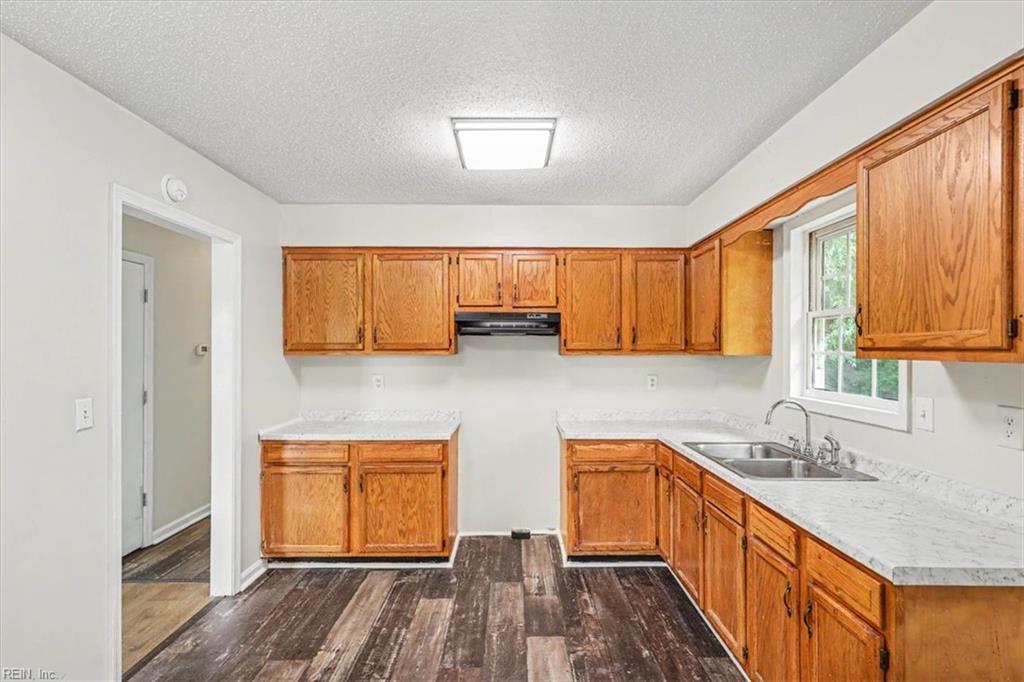 566 Brink Rd Property Photo 10